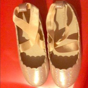 Worn once toddler size 11 children place